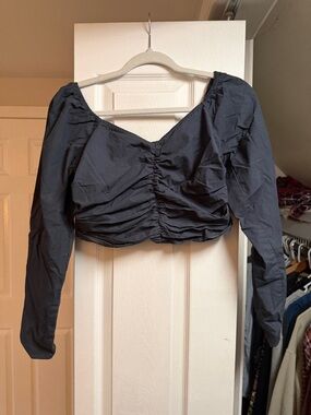 American Eagle Outfitters Grey Ruched V-Neck Long Sleeve Crop Top Size M
